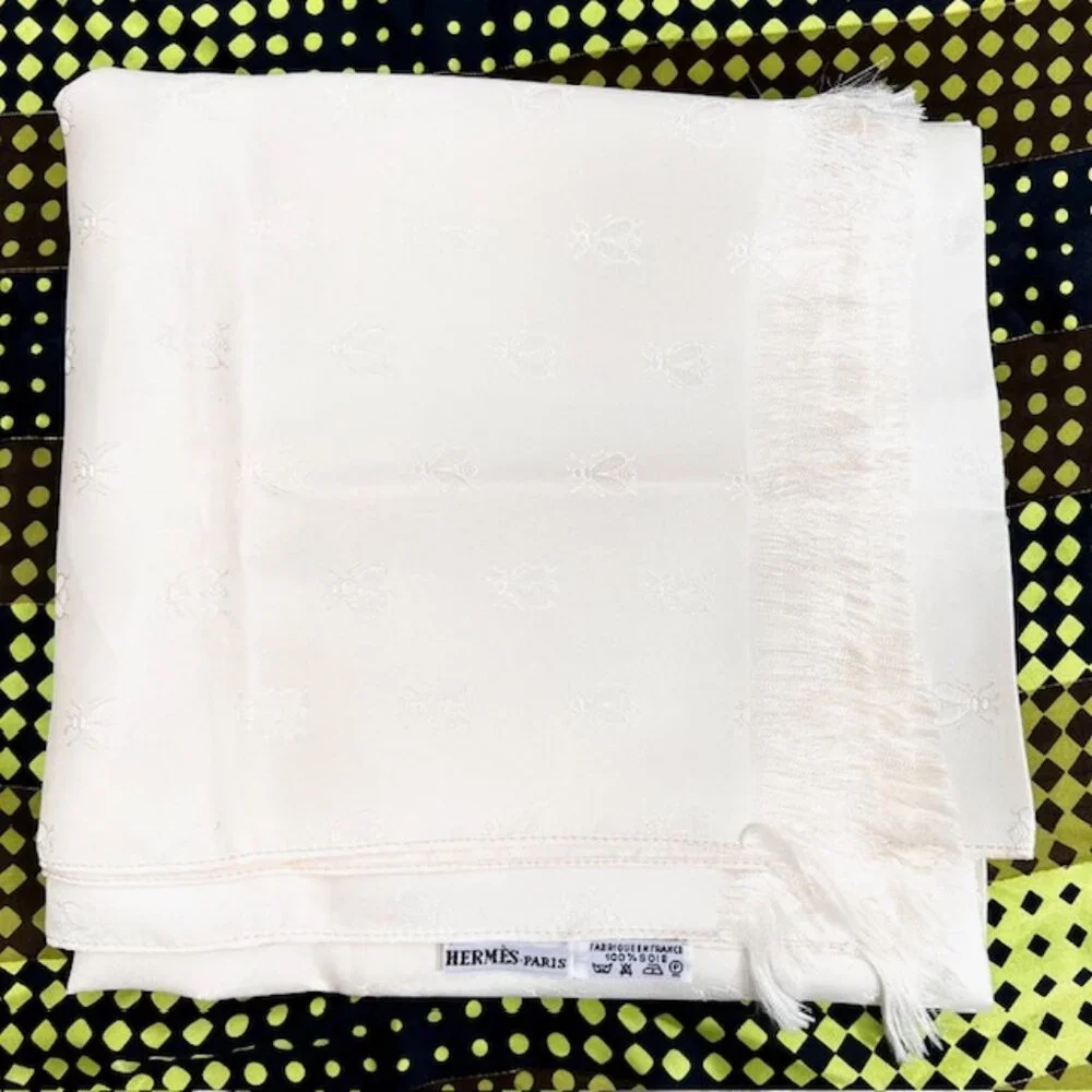 New Unbox HERMES  Stole scarf wrap 100% Silk Satin 58"x36" Ivery Bees FringW/C/A - Picture 8 of 15
